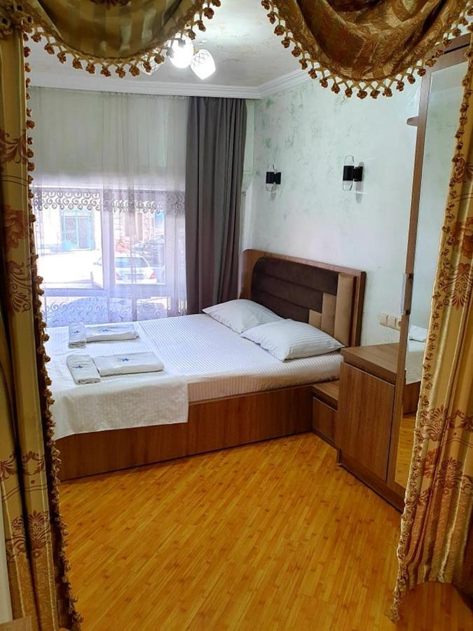 Hotel Old Star 巴统 外观 照片