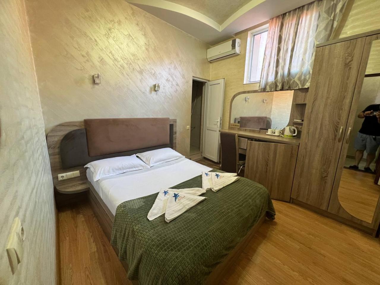 Hotel Old Star 巴统 外观 照片