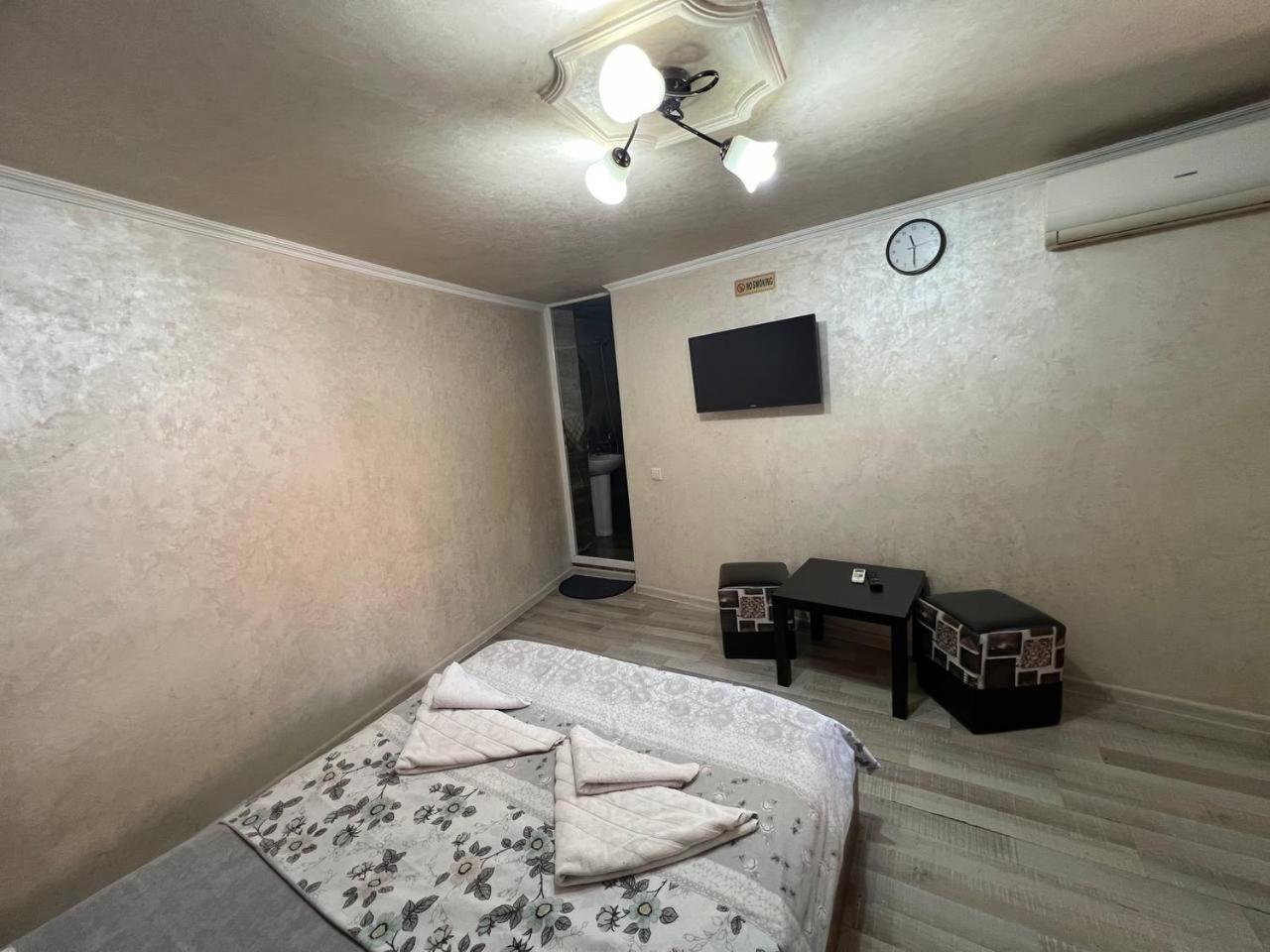 Hotel Old Star 巴统 外观 照片
