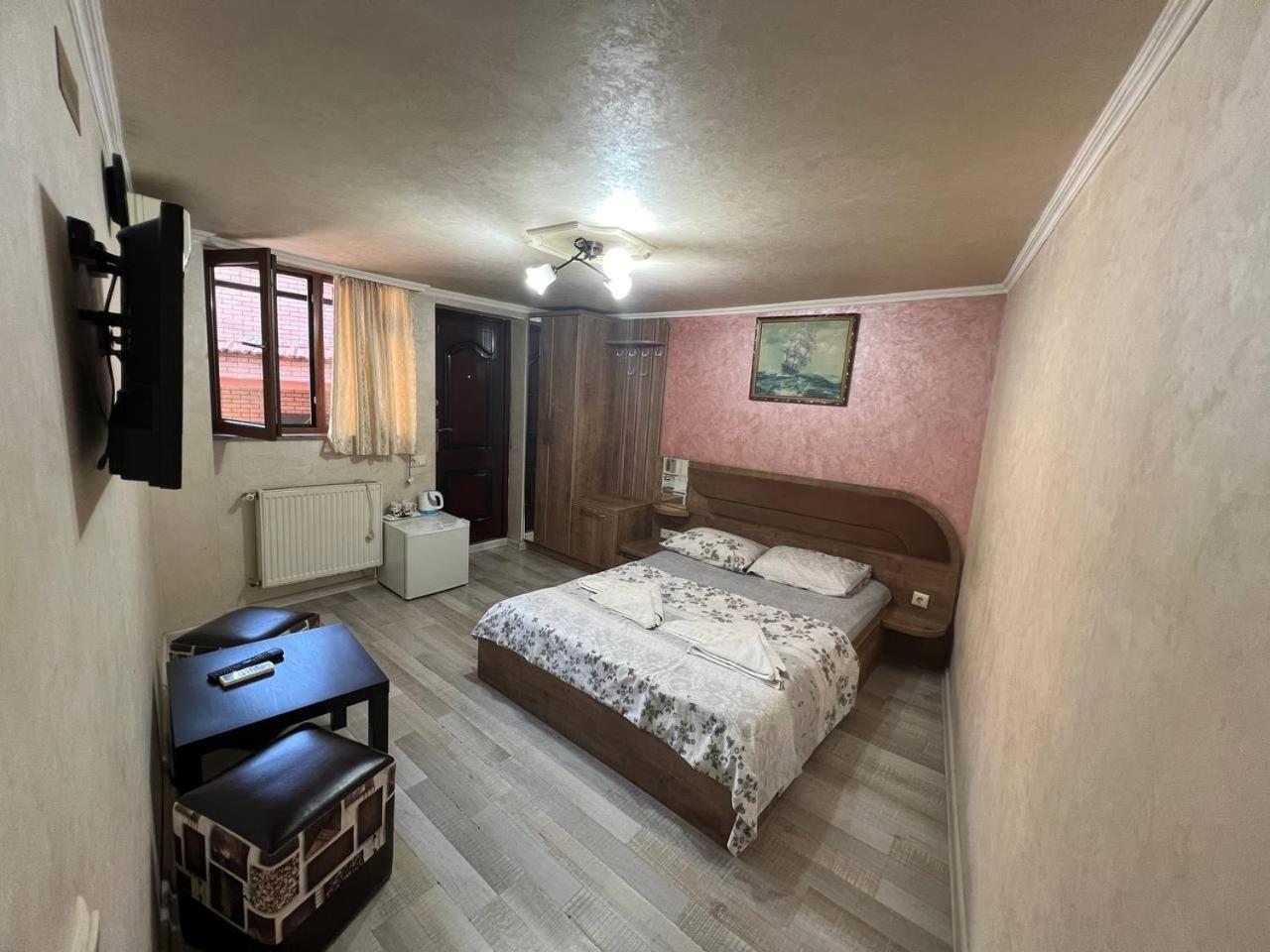 Hotel Old Star 巴统 外观 照片