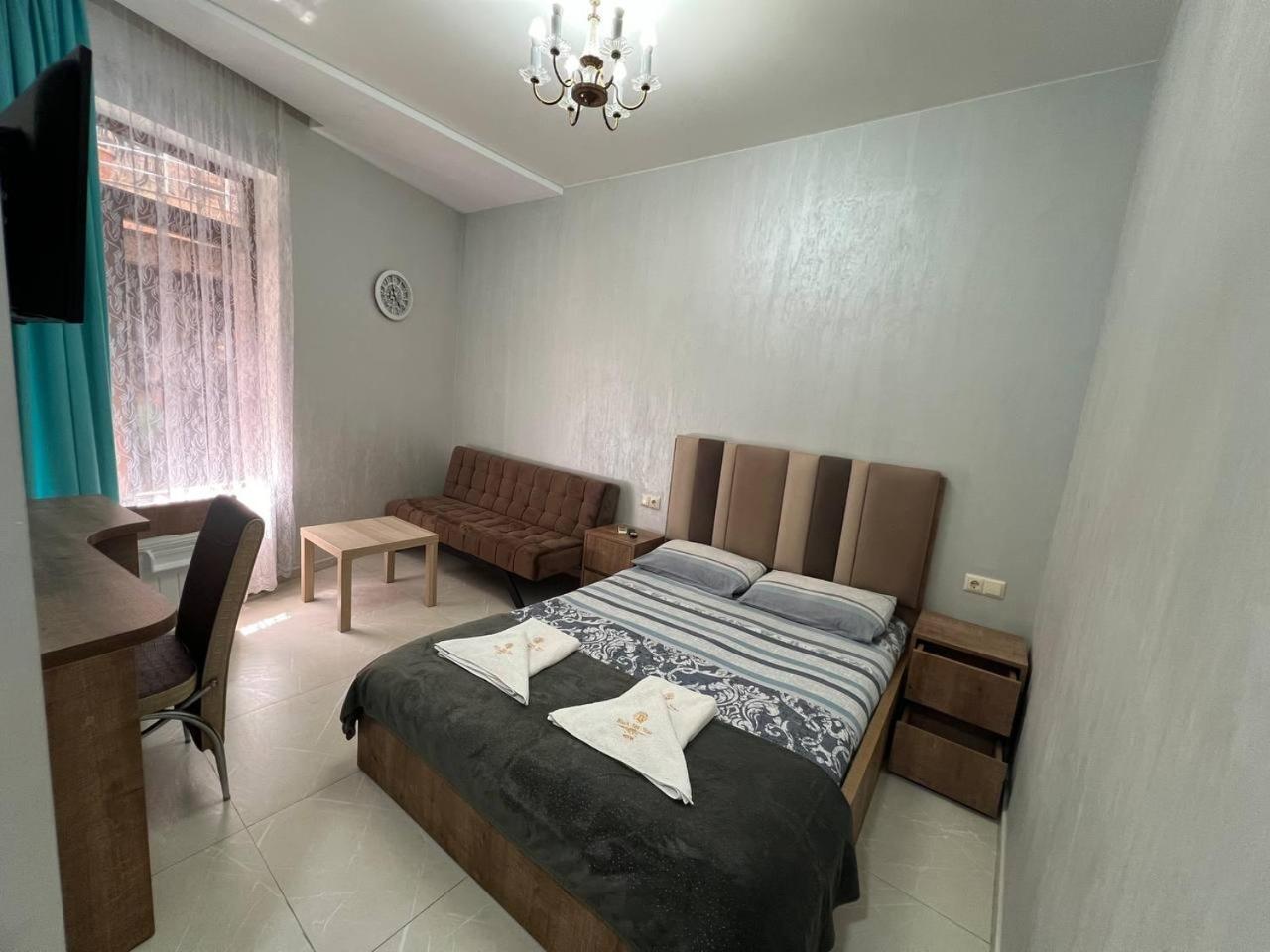 Hotel Old Star 巴统 外观 照片