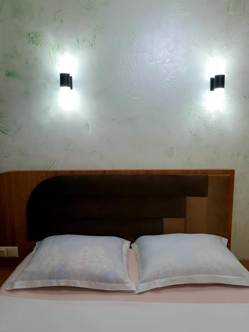 Hotel Old Star 巴统 外观 照片