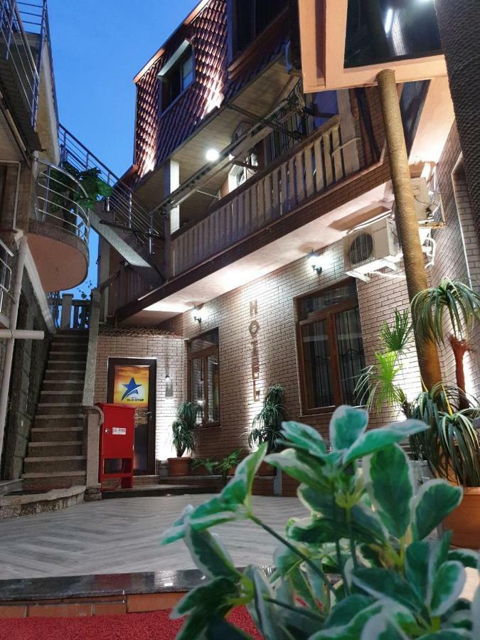Hotel Old Star 巴统 外观 照片