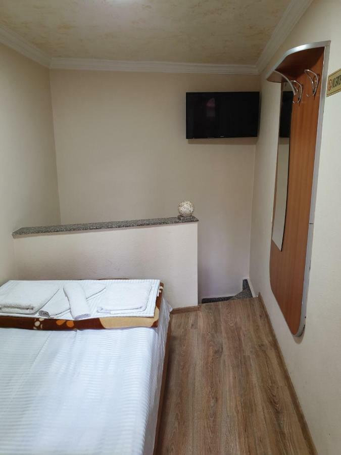 Hotel Old Star 巴统 外观 照片